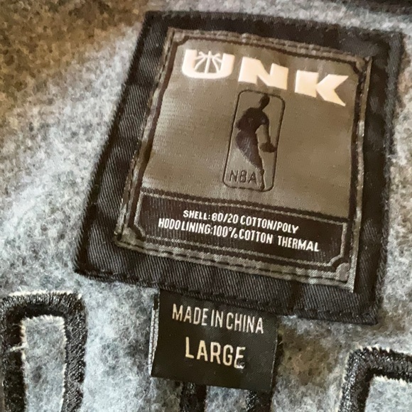 UNK NBA Men’s Size Large Cavaliers Hooded Sweatshirt Jacket, Great Condition! - Picture 8 of 11